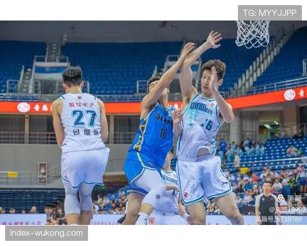 青岛队失核心仍稳居前八 团队篮球理念抵御阵容变动冲击 青岛队失核心仍稳居前八 团队篮球理念抵御阵容变动冲击